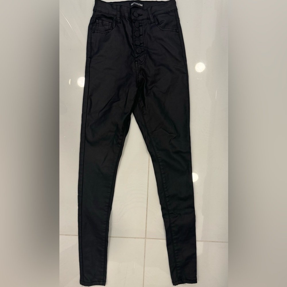 PrettyLittleThing HighWaist Faux Leather Jeggings. Size 0/xs
